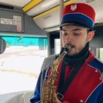 14.02.2021. Sandomierz. „Zakochany autobus”. Na zdjęciu: Damian Bachowski - Sandomierska Orkiestra Dęta / Michał Mendak
