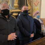 07.02.2021. Czyżów Szlachecki. Uroczystości patriotyczne z okazji 158. rocznicy wybuchu powstania styczniowego. Na zdjęciu (od lewej): poseł Krzysztof Lipiec, poseł Marek Kwitek / Grażyna-Szlęzak-Wójcik / Radio Kielce