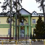 Budynek dawnej szkoły w Samborcu / Albert Sendrowicz/Urząd Gminy w Samborcu