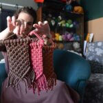 13.02.2021. Błotnica. Makramy Weroniki Banaś. Na zdjęciu: Weronika Banaś / Magdalena Galas-Klusek / Radio Kielce