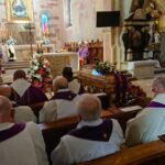 03.02.2021 Wąchock. Pogrzeb o. Anioła Karszni / Anna Głąb / Radio Kielce