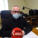 24.12.2020 Jędrzejów. Na zdjęciu proboszcz ojciec Jakub Zawadzki / Ewa Pociejowska-Gawęda / Radio Kielce