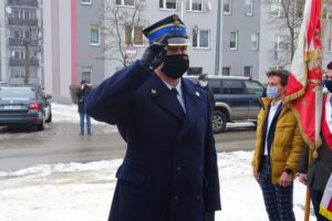 02.02.2012 Jędrzejów. Uroczystości rocznicy uwolnienia więźniów z aresztu gestapo. Na zdjęciu: Paweł Jakubowski - komendant powiatowy PSP w Jędrzejowie / Ewa Pociejowska-Gawęda / Radio Kielce