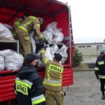 27.02.2021. Jędrzejów. Przekazanie paczek żywnościowych dla rodzin z powiatu jędrzejowskiego / Ewa Pociejowska-Gawęda / Radio Kielce