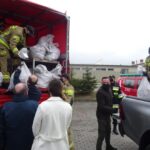 27.02.2021. Jędrzejów. Przekazanie paczek żywnościowych dla rodzin z powiatu jędrzejowskiego / Ewa Pociejowska-Gawęda / Radio Kielce