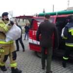 27.02.2021. Jędrzejów. Przekazanie paczek żywnościowych dla rodzin z powiatu jędrzejowskiego / Ewa Pociejowska-Gawęda / Radio Kielce