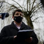 04.02.2021 Kielce. Konferencja radnych w sprawie rewitalizacji parku. Na zdjęciu: radny Marcin Stępniewski / Norbert Orłowicz / Radio Kielce