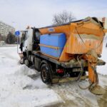 09.02.2021. Kielce. Odśnieżanie chodników / Piotr Kwaśniewski / Radio Kielce