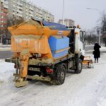 09.02.2021. Kielce. Odśnieżanie chodników / Piotr Kwaśniewski / Radio Kielce