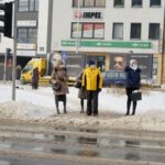 09.02.2021. Kielce. Odśnieżanie chodników / Piotr Kwaśniewski / Radio Kielce