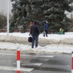 09.02.2021. Kielce. Odśnieżanie chodników / Piotr Kwaśniewski / Radio Kielce