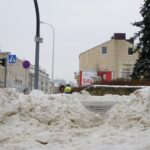 09.02.2021. Kielce. Odśnieżanie chodników / Piotr Kwaśniewski / Radio Kielce