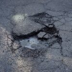 22.02.2021. Kielce. Zniszczone nawierzchnie ulic. Ulica Massalskiego / Piotr Kwaśniewski / Radio Kielce