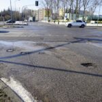 22.02.2021. Kielce. Zniszczone nawierzchnie ulic. Ulica Olszewskiego / Piotr Kwaśniewski / Radio Kielce