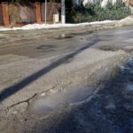 22.02.2021. Kielce. Zniszczone nawierzchnie ulic. Ulica Czachowskiego / Piotr Kwaśniewski / Radio Kielce