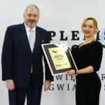 69. Plebiscyt Sportowy - Świętokrzyskie Gwiazdy Sportu 2020. Na zdjęciu (od lewej): Przemysław Predygier - Dyrektor TVP3 Kielce, Dagmara Dominiczak, LKS Sandomierz - Ambasador Regionu / Echo Dnia