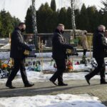 24.02.2021. Kielce. Pogrzeb trojga zmarłych donatorów, którzy przekazali swoje ciała na cele naukowe do Collegium Medicum UJK / Piotr Kwaśniewski / Radio Kielce