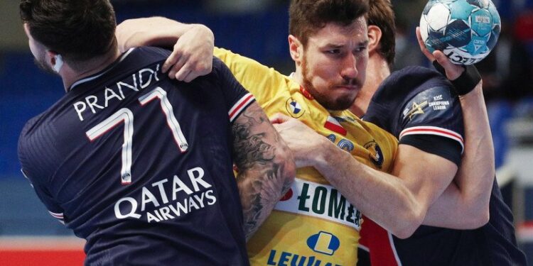 23.02.2021. Paryż. 9. kolejka Ligi Mistrzów: PSG - Łomża Vive Kielce. Na zdjęciu: Alex Dujszebajew - Łomża Vive / EPA/YOAN VALAT