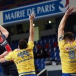 23.02.2021. Paryż. 9. kolejka Ligi Mistrzów: PSG - Łomża Vive Kielce. Na zdjęciu (z lewej): Dainis Kristopans - PSG / EPA/YOAN VALAT