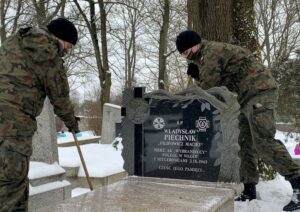 12.02.2021 Miejsca pamięci odwiedzone przez żołnierzy ŚBOT w rocznice przemianowania ZWZ na AK / ppor. OT Daniel Woś / ŚBOT