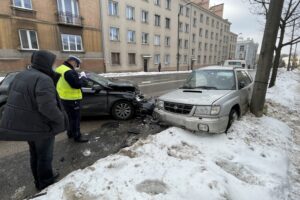 14.02.2021 Kielce. Wypadek na ul. Seminaryjskiej / Wiktor Taszłow / Radio Kielce