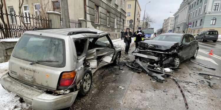 14.02.2021 Kielce. Wypadek na ul. Seminaryjskiej / Wiktor Taszłow / Radio Kielce