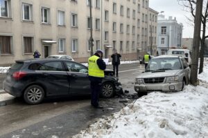 14.02.2021 Kielce. Wypadek na ul. Seminaryjskiej / Wiktor Taszłow / Radio Kielce