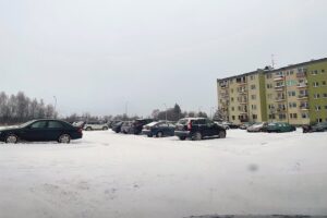 09.02.2021. Końskie. Parking przed szpitalem / Magdalena Galas-Klusek / Radio Kielce