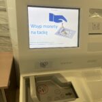 15.02.2021. Kielce. Urządzenie do liczenia bilonu w kieleckim oddziale Narodowego Banku Polski / Iwona Murawska / Radio Kielce