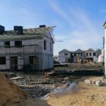 05.02.2021. Umianowice. Budowa Ośrodka Edukacji Przyrodniczej / Marta Gajda / Radio Kielce