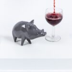 12.02.2021 Kielce. Porcelanowe dziki z Instytutu Dizajnu / Piotr Seweryn / Sewi Media