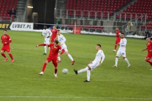 20.02.2021. Łódź. Zaległy mecz 16. kolejki Fortuna 1. Ligi: Widzew - Korona Kielce / Krzysztof Bujnowicz / Radio Kielce