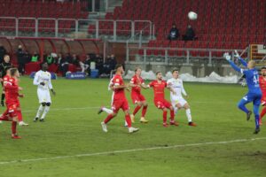 20.02.2021. Łódź. Zaległy mecz 16. kolejki Fortuna 1. Ligi: Widzew - Korona Kielce / Krzysztof Bujnowicz / Radio Kielce