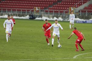 20.02.2021. Łódź. Zaległy mecz 16. kolejki Fortuna 1. Ligi: Widzew - Korona Kielce / Krzysztof Bujnowicz / Radio Kielce