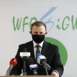 15.02.2021 Kielce. WFOŚiGW. Konferencja w sprawie podpisania porozumień ze świętokrzyskimi samorządami w sprawie realizacji programu „Czyste Powietrze”. Na zdjęciu: Prezes Zarządu Wojewódzkiego Funduszu Ochrony Środowiska i Gospodarki Wodnej w Kielcach Ryszard Gliwiński / Jarosław Kubalski / Radio Kielce