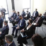 15.02.2021 Kielce. WFOŚiGW. Konferencja w sprawie podpisania porozumień ze świętokrzyskimi samorządami w sprawie realizacji programu „Czyste Powietrze” / Jarosław Kubalski / Radio Kielce