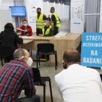 17.02.2021 Kielce. Szpital tymczasowy na Targach Kielce. Szczepienia nauczycieli przeciwko COVID-19 szczepionką AstraZeneca / Jarosław Kubalski / Radio Kielce