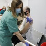 17.02.2021 Kielce. Szpital tymczasowy na Targach Kielce. Szczepienia nauczycieli przeciwko COVID-19 szczepionką AstraZeneca / Jarosław Kubalski / Radio Kielce