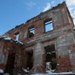 31.01.2021. Lasocin. Zespół pałacowy / Robert Felczak / Radio Kielce