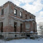 31.01.2021. Lasocin. Zespół pałacowy / Robert Felczak / Radio Kielce