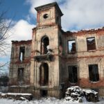 31.01.2021. Lasocin. Zespół pałacowy / Robert Felczak / Radio Kielce