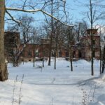 31.01.2021. Lasocin. Zespół pałacowy / Robert Felczak / Radio Kielce