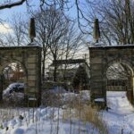 31.01.2021. Lasocin. Zespół pałacowy / Robert Felczak / Radio Kielce