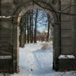 31.01.2021. Lasocin. Zespół pałacowy / Robert Felczak / Radio Kielce