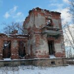 31.01.2021. Lasocin. Zespół pałacowy / Robert Felczak / Radio Kielce