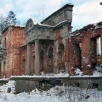 31.01.2021. Lasocin. Zespół pałacowy / Robert Felczak / Radio Kielce
