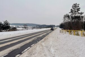 09.02.2021. Droga wojewódzka nr 762 Kielce - Małogoszcz / Dionizy Krawczyński / Radio Kielce