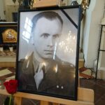 13.02.2021 Ćmielów. Msza święta oraz wprowadzenie urny z prochami Tomasza Wójcika „Tarzana” do kaplicy / Emilia Sitarska / Radio Kielce