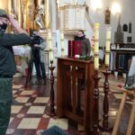 13.02.2021 Ćmielów. Msza święta oraz wprowadzenie urny z prochami Tomasza Wójcika „Tarzana” do kaplicy / Emilia Sitarska / Radio Kielce