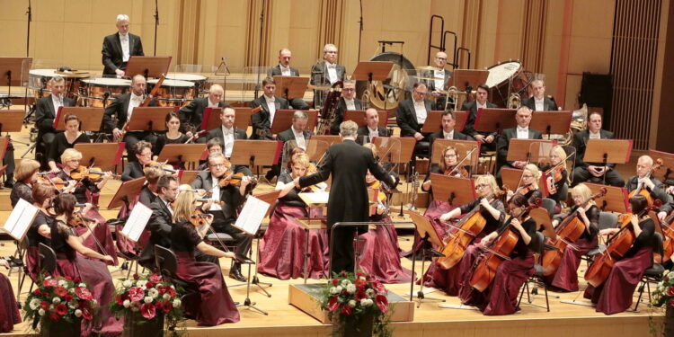 Koncert „…a Polska tylko jedna” w Filharmonii Świętokrzyskiej / Marzena Mąkosa / Radio Kielce